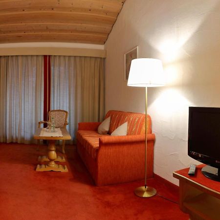Gasthof & Hotel Zur Post Wallgau Exterior photo