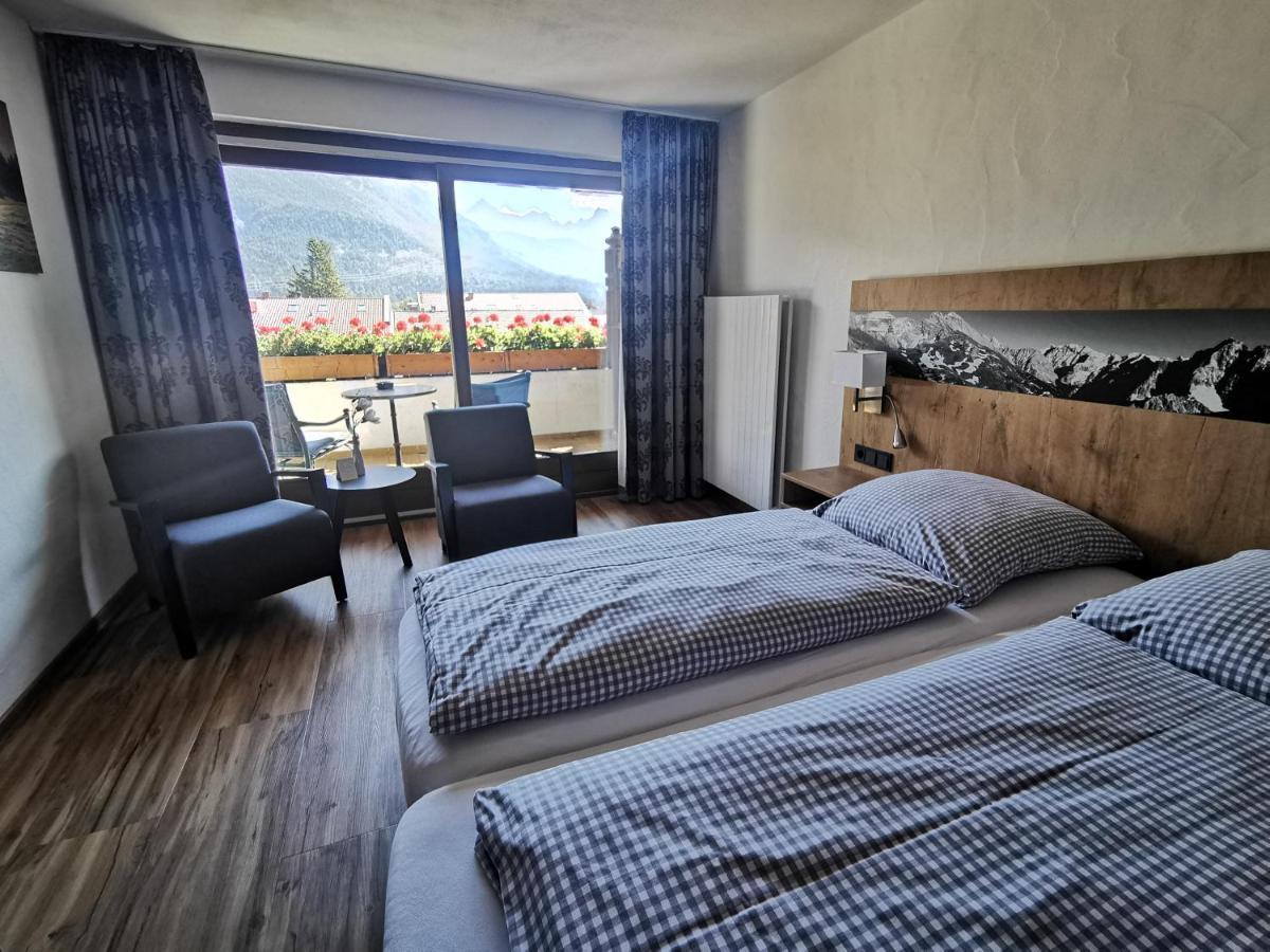 Gasthof & Hotel Zur Post Wallgau Exterior photo