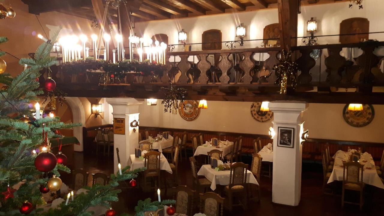 Gasthof & Hotel Zur Post Wallgau Exterior photo