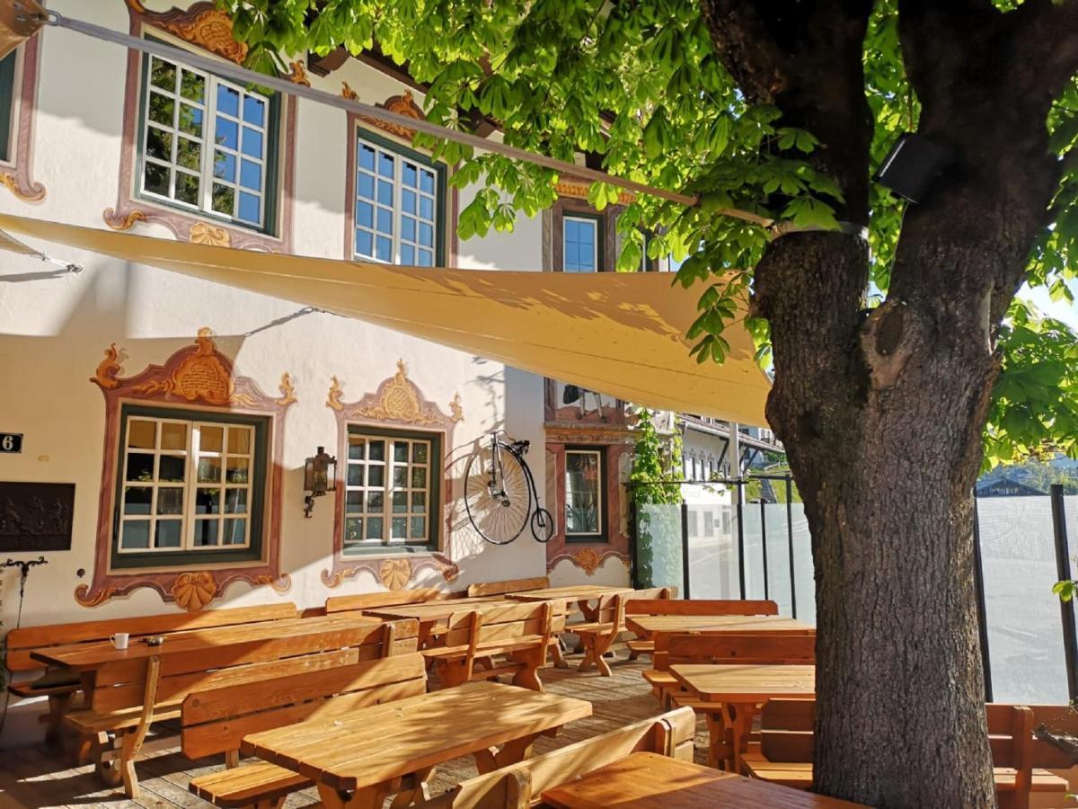 Gasthof & Hotel Zur Post Wallgau Exterior photo