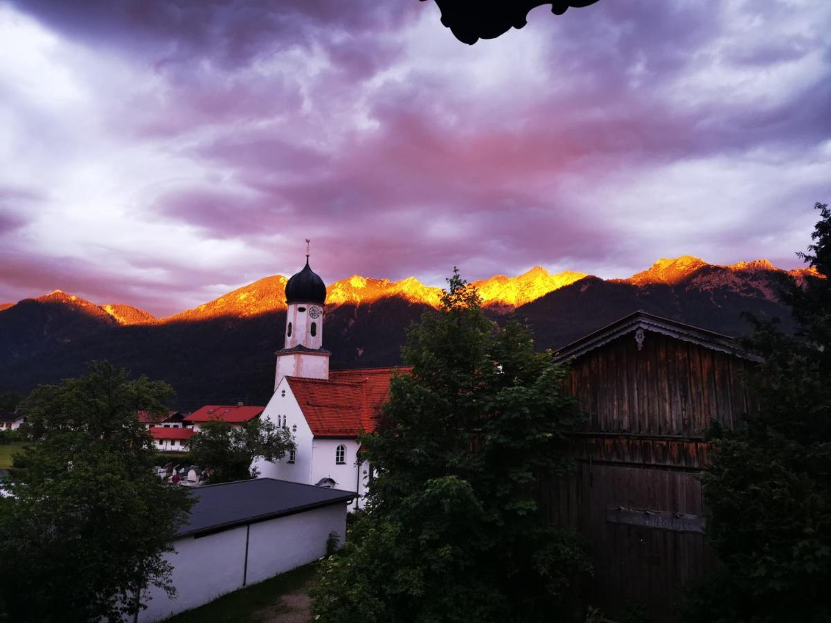 Gasthof & Hotel Zur Post Wallgau Exterior photo