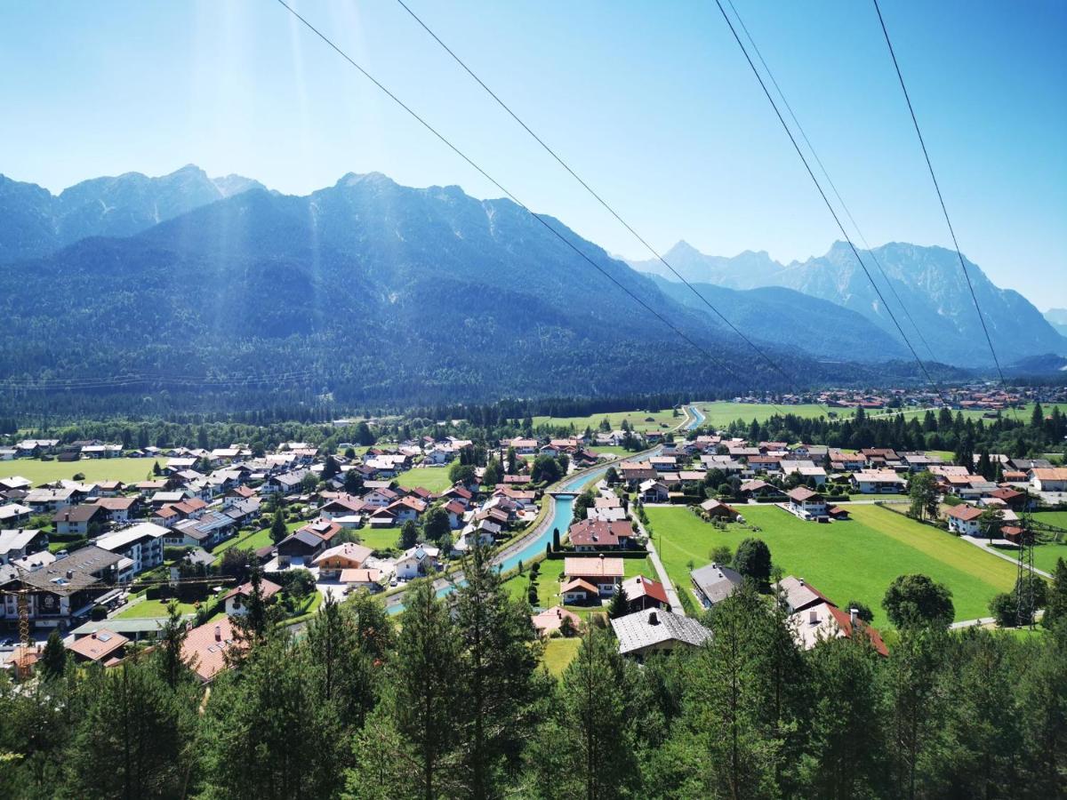 Gasthof & Hotel Zur Post Wallgau Exterior photo
