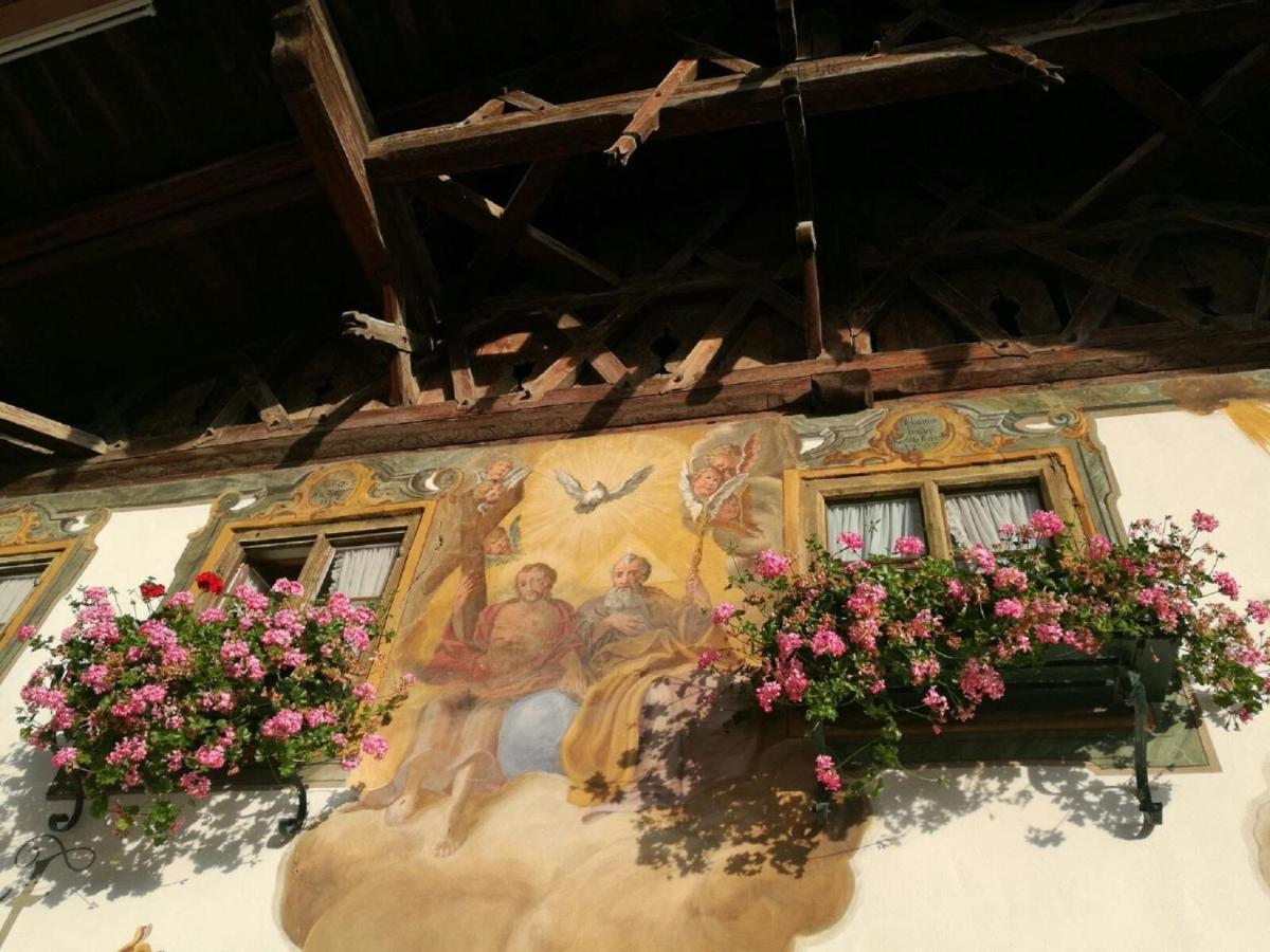 Gasthof & Hotel Zur Post Wallgau Exterior photo